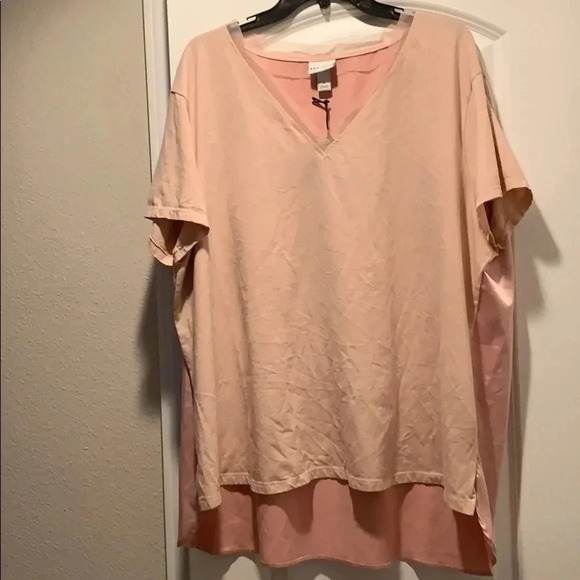 Ava Viv Women’s Pink Top Satin Ruched Back V-Neck New - Picture 3 of 8